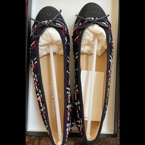 BNIB Chanel Tweed Ballet flats- 37
